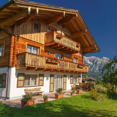 Hochwurzen Apartman Schladming