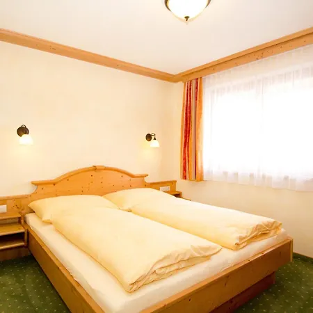 Hochwurzen Apartman *