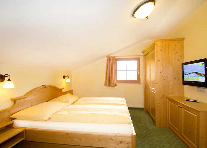 Hochwurzen Apartmán *